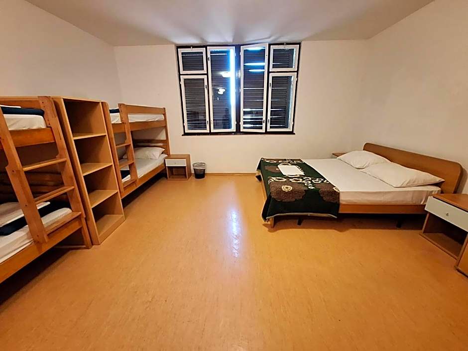 Youth Hostel Pinesta