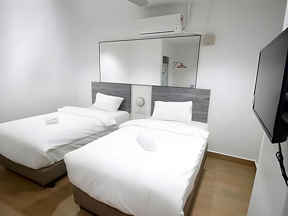 Tropical Hotel Kota Damansara