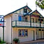 Three Explorers Motel