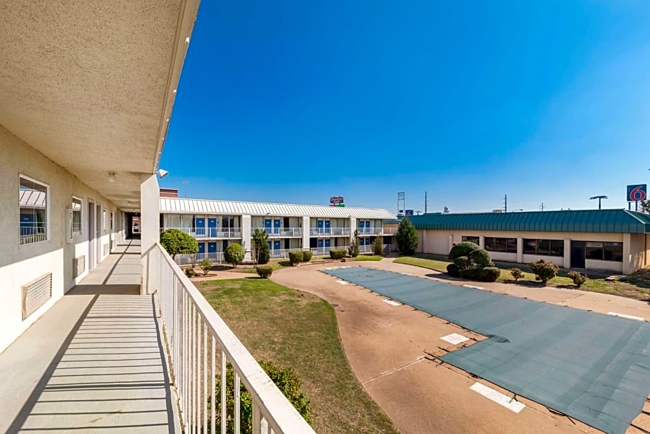 Motel 6-Oklahoma City, OK - Bricktown