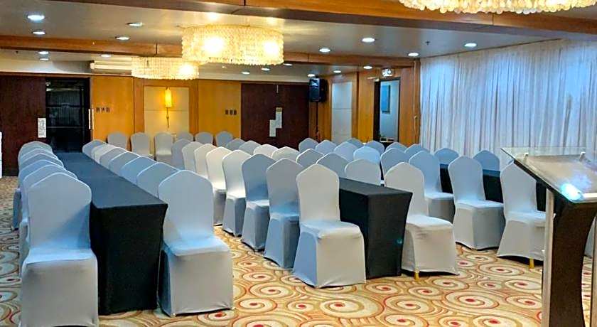 Goldberry Suites & Hotel Mactan