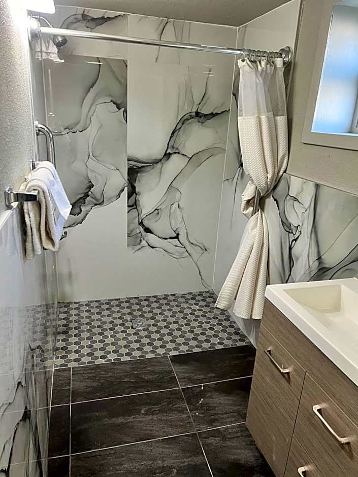 Miami Inn & Suites