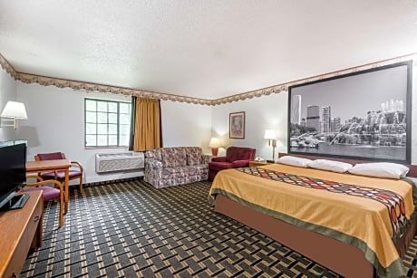Deluxe King Studio Suite - Non-Smoking