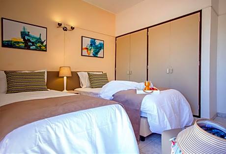 One-Bedroom Apartment with Sea View