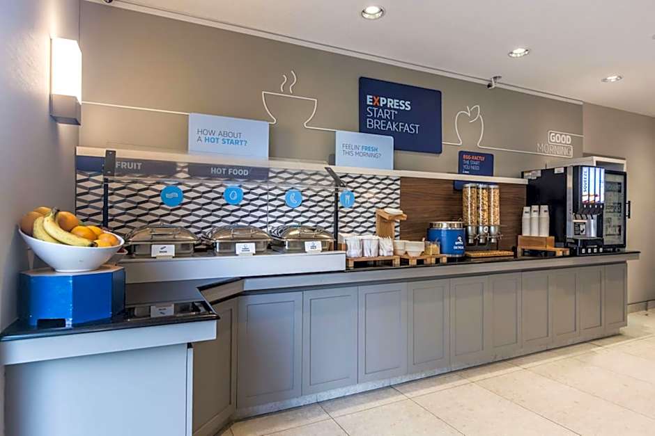 Holiday Inn Express Calgary South By IHG