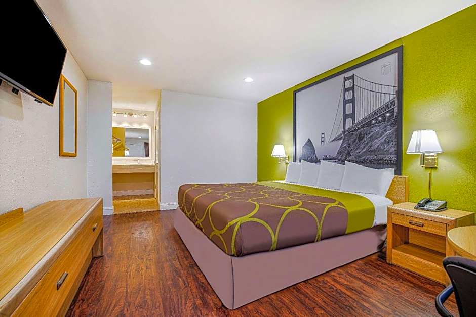 Super 8 by Wyndham Auburn