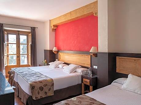 Interior Triple Room