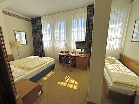 Triple Room with River View