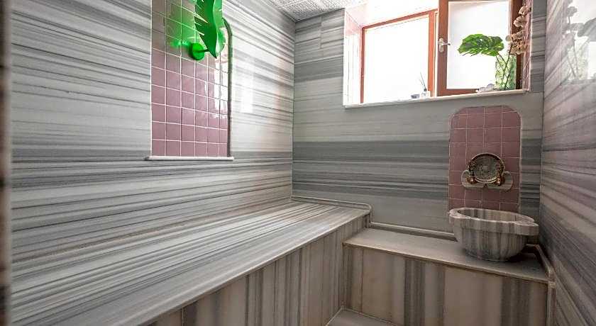 DELIGHT DELUXE HOTEL & SPA