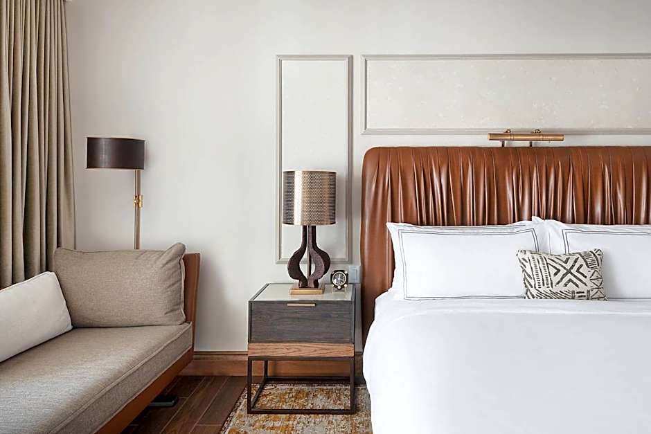 The Ben, Autograph Collection