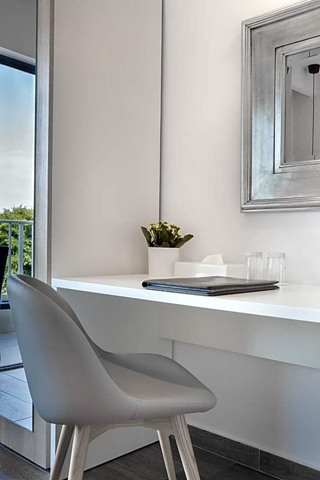 Plaza Regency Hotels