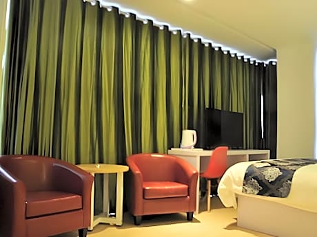 GTI - 1 Bed Room with View, 1.8M Bed
