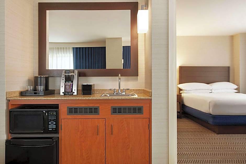 Embassy Suites By Hilton Hotel Boston At Logan Airport