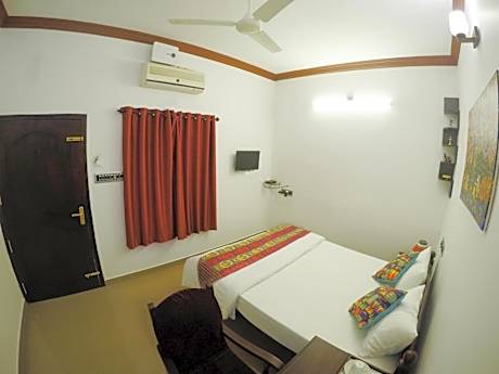 Deluxe Queen Room