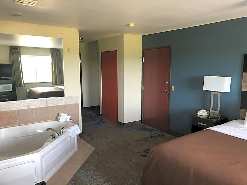 AmericInn by Wyndham Maquoketa