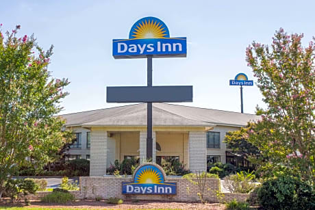 Days Inn by Wyndham Spartanburg Waccamaw