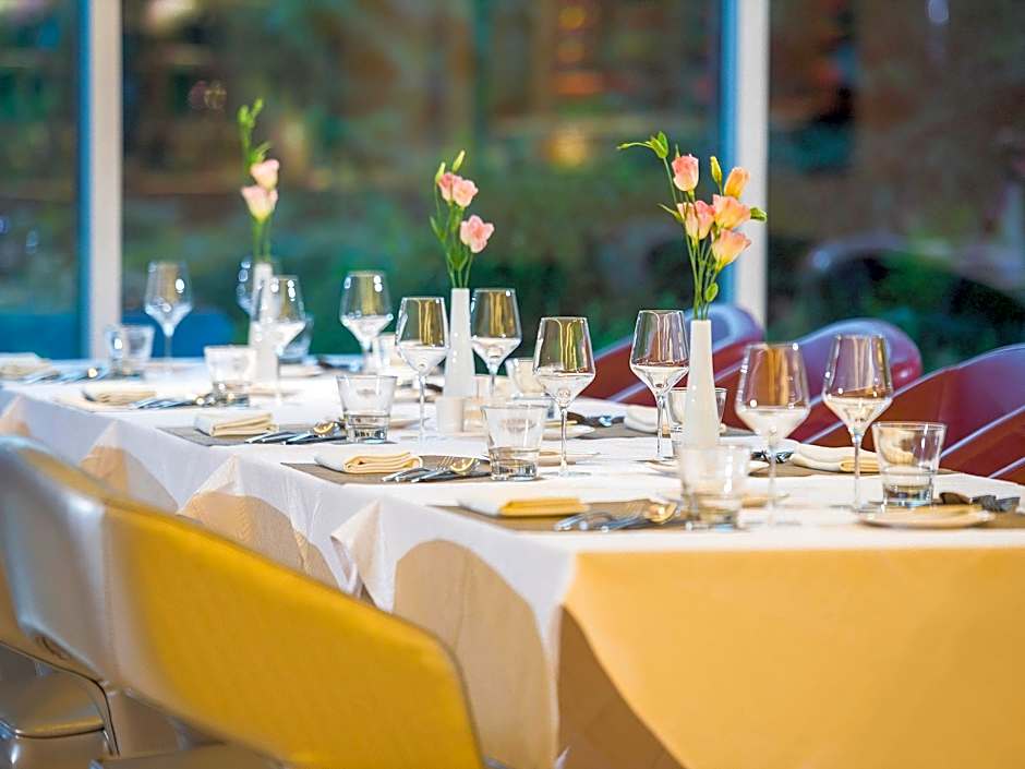 Pullman Linyi Lushang Hotel