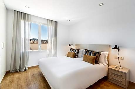 2 Bedroom Penthouse Apartment with terrace