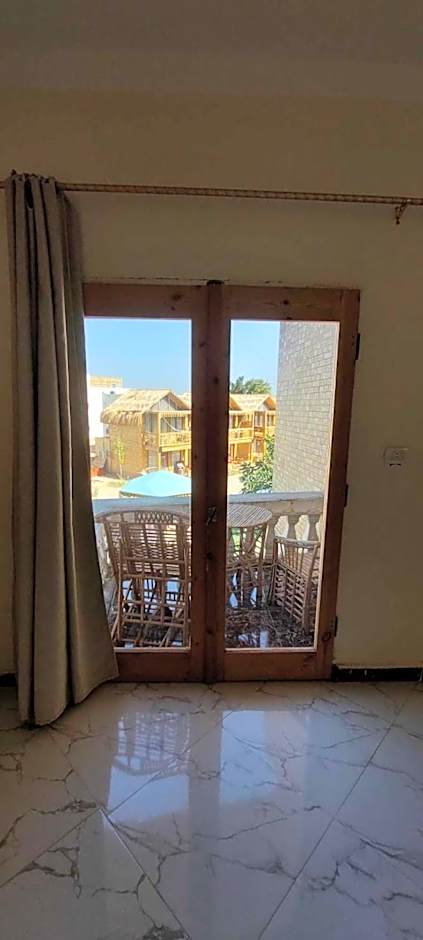 Green Beach Camp & Hotel