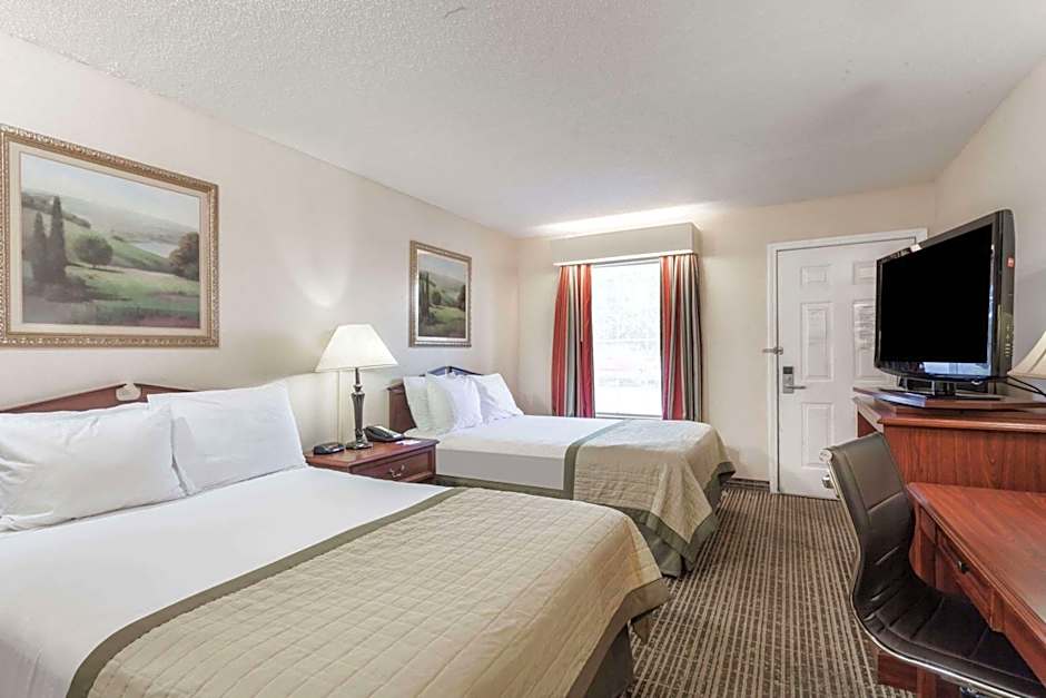 Baymont by Wyndham Hickory