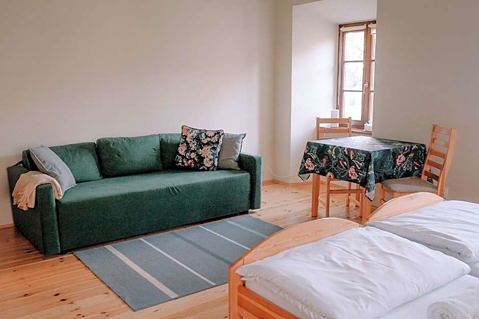 Zamkowa, Pokoje Gościnne