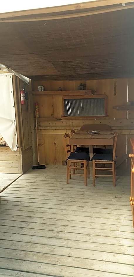 Gîte en bois proche du zoo ,vue sur le ciel en dormant