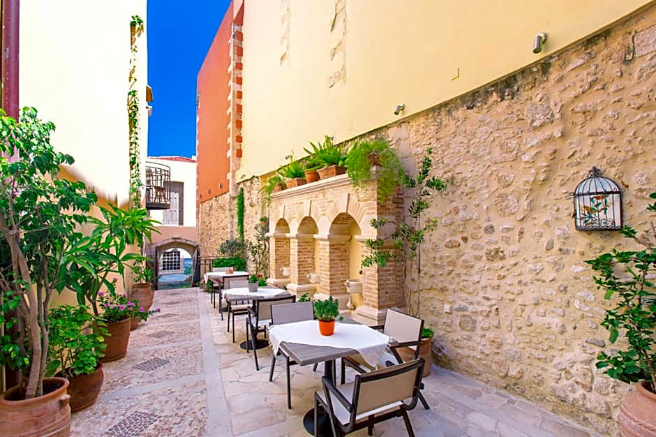 Casa Moazzo Suites and Apartments