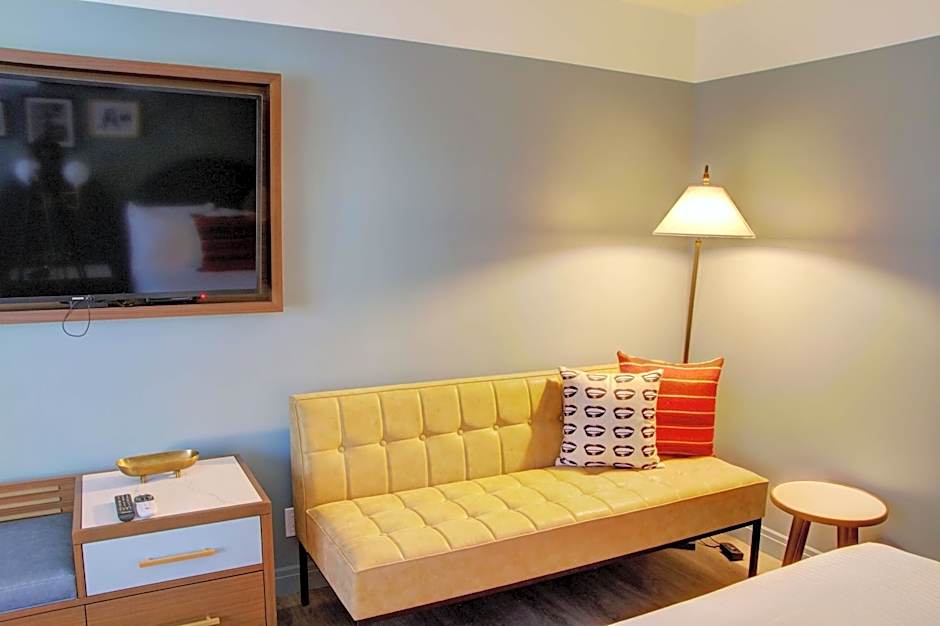 The Hollywood Franklin Hotel near Universal Studios