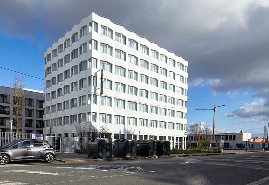 B&B HOTEL Massy Gare TGV