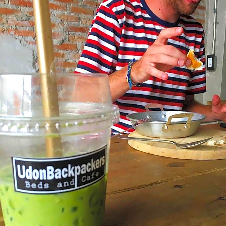 UdonBackpackers Beds and cafe