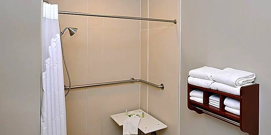 Holiday Inn Express Crestwood By IHG