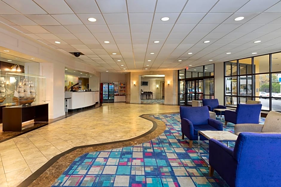 La Quinta Inn & Suites by Wyndham Secaucus Meadowlands