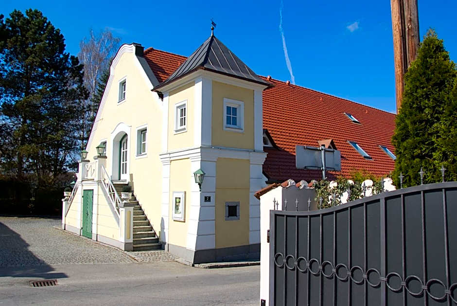 Hotel Biedermeier Hof