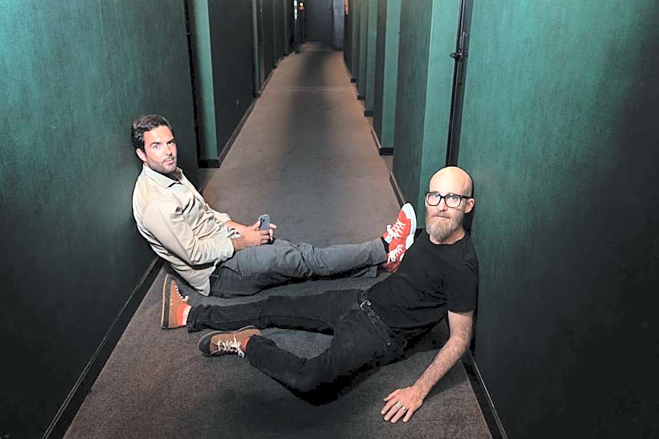 Chic & Basic Gravity