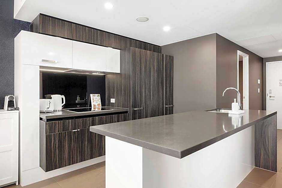 Elegant 2BR Haven in the Trendy Fortitude Valley