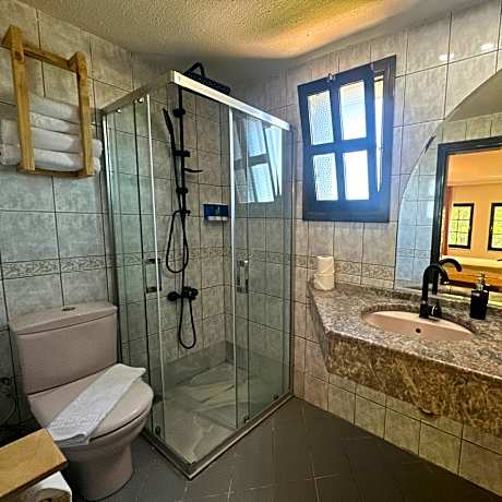 The Room 24- BED AND BREAKFAST