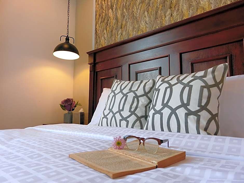 Bloom Boutique Hotel & Cafe