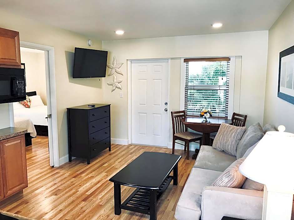 Harborside Motel & Marina