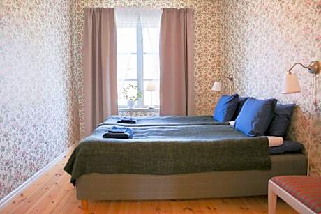 Standard Double Room with Shared Bathroom