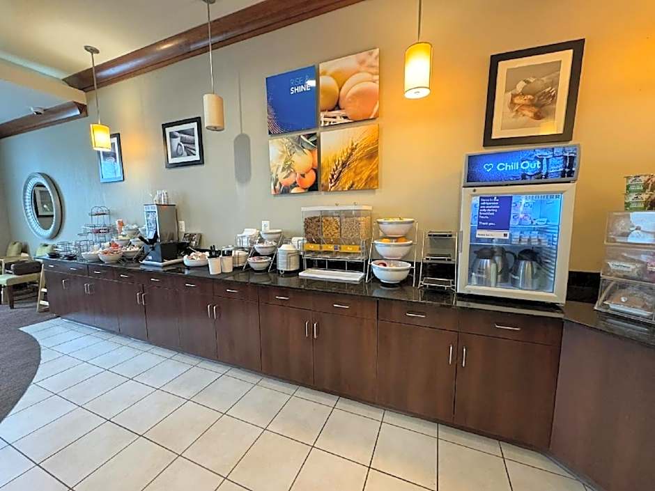 Comfort Inn & Suites Lexington Park near Pax River