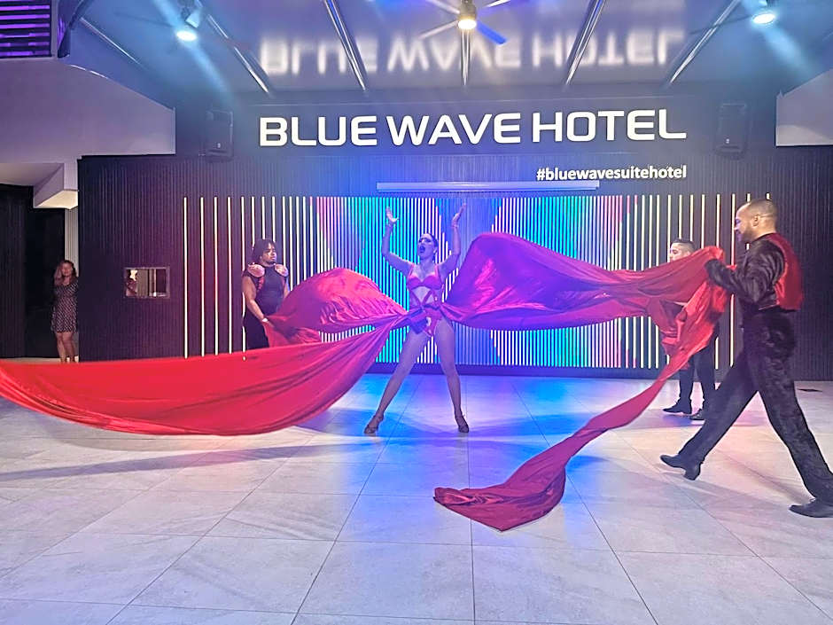 Blue Wave Suite Hotel