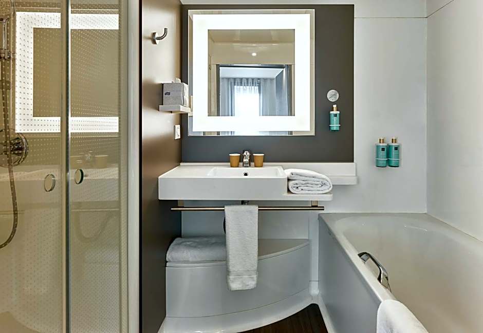 B&B HOTEL Rueil-Malmaison Gare