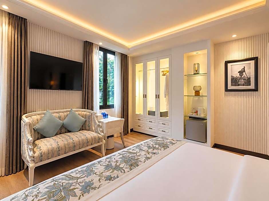 Photo 1 of 8 of Executive Suite - Afternoon Tea