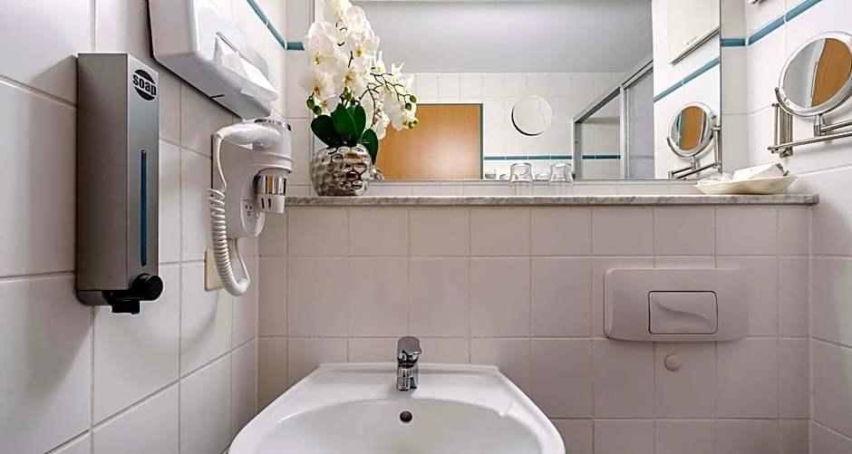 PLAZA Hotel Blankenburg Ditzingen, Sure Hotel Collection