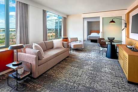 Junior Suite King Room, Junior Suite, 1 King, Sofa bed