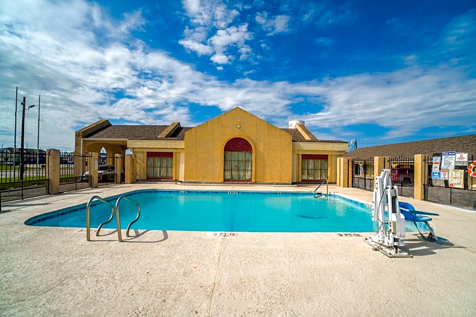 Aransas Bay Inn & Suites Corpus Christi by OYO