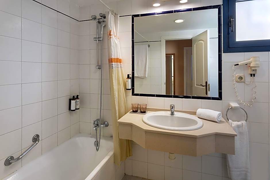 Sol Sancti Petri Aparthotel