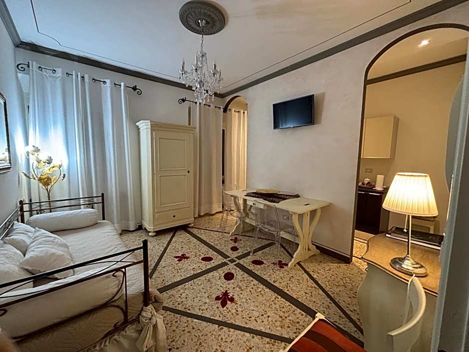 Palazzo Mari suite & rooms b&b
