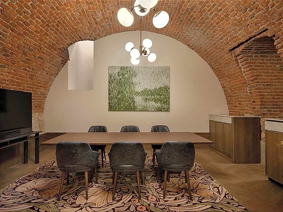 Stradom House, Autograph Collection