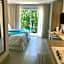 Live Hotel Boutique (Adults only)